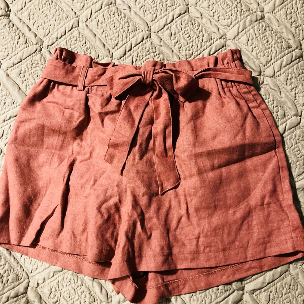Mosaic & Co women’s Belted Maroon shorts